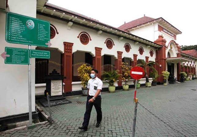 Keluarkan Akta Perkawinan Berdasar Putusan Pengadilan Surabaya