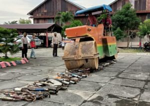 Polsek Kundur Musnahkan Knalpot Racing Hasil Tangkapan Razia 