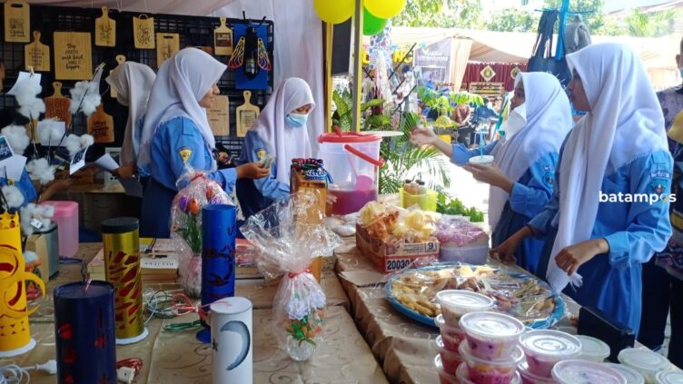 Ribuan Siswa di Batam Tidak Lolos Masuk SMK Negeri