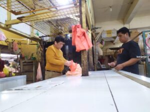 Hindari Usaha Tutup, Pedagang Daging Terpaksa Jual Daging Ini