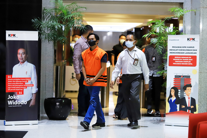 Abdul Gafur Mas’ud Didakwa Terima Suap Rp 5,7 Miliar