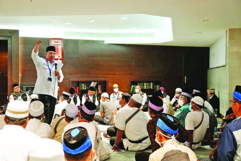 Cairnya Suasana Bimbingan Ibadah untuk Para Jamaah Calon Haji Indonesia