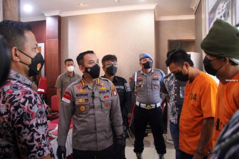 Beraksi di 2 Lokasi di Batam, Dua Pelaku Pecah Kaca Ditembak