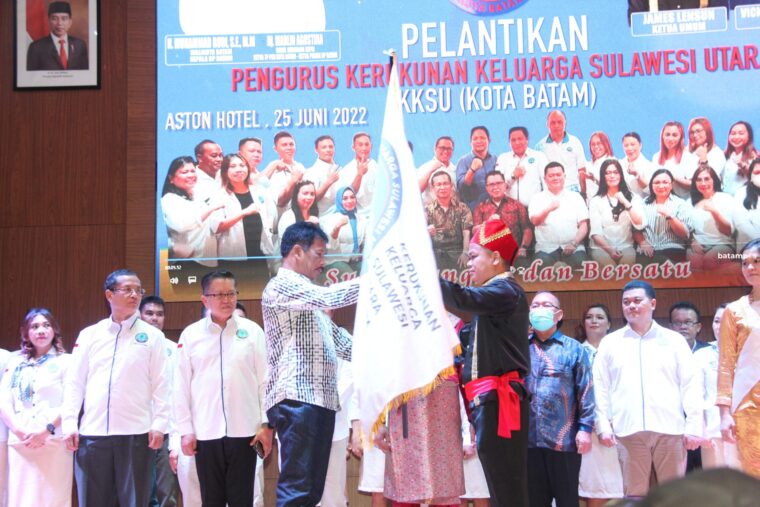 Pengurus KKSU Batam Dilantik, Walikota Batam Rudi Disambut Tari Perang