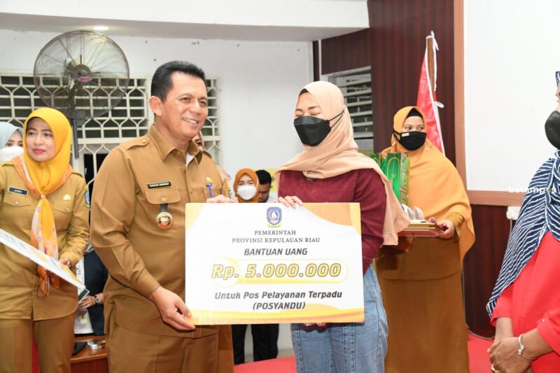 Insentif RT RW Posyandu dan Sekolah di Batuaji f Dalil Harahap e1655881746577