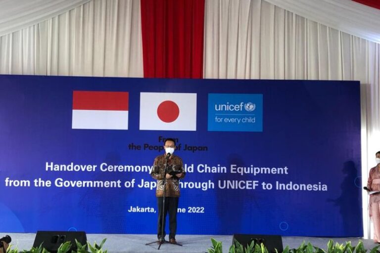 Jepang dan UNICEF Tambah 300 Mesin Penyimpanan Vaksin di Indonesia
