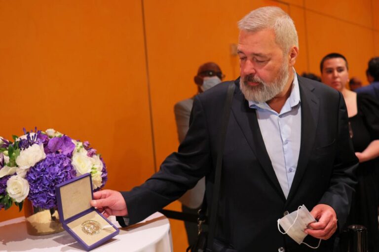 Jurnalis Rusia Jual Hadiah Nobel untuk Bantu Anak Korban Perang di Ukraina