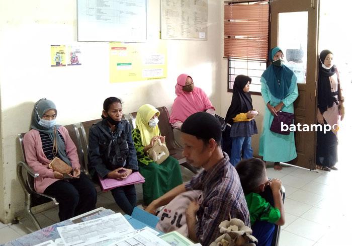 Kesulitan Akses PPDB Online, Warga Minta Tolong Tetangga dan Datangi Sekolah