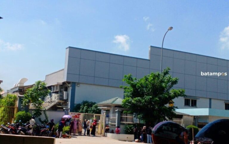 Karyawan PT PCI Dibolehkan Ambil Barang Mereka Yang Tertinggal Saat Kebakaran