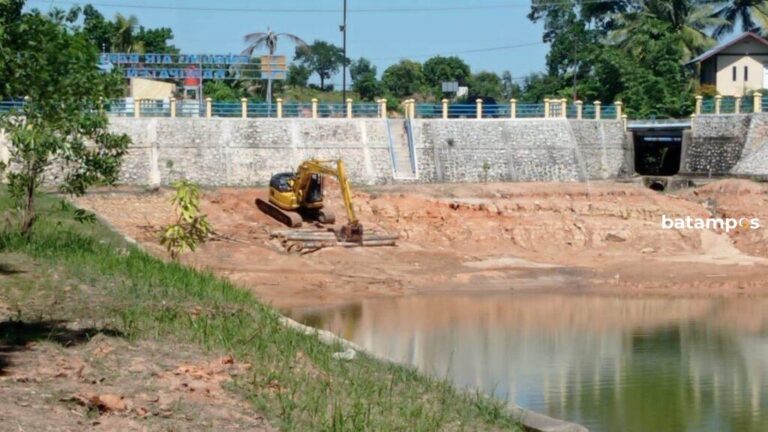 Perumda Tirta Mulia Karimun Normalisasi Waduk Sei Bati dan Waduk Dang Merdu