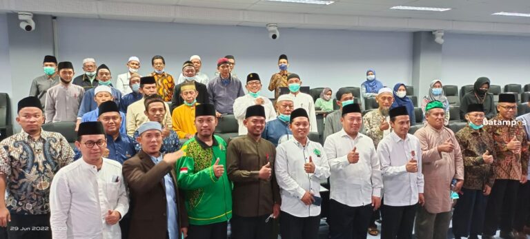 Polibatam Gelar Seminar Penyembelihan Hewan Kurban