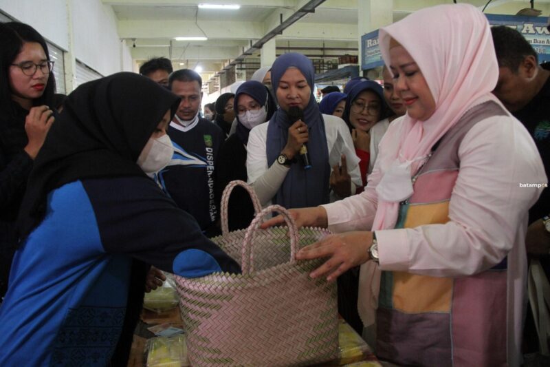 Sosialisasi Pengurangan Kantong Plastik 3 F Cecep Mulyana scaled e1655104397142