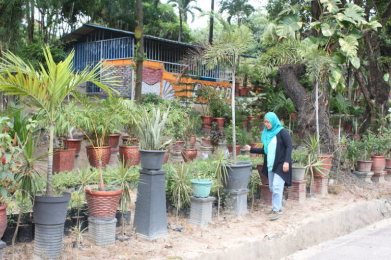 Ajak Nasabah Tanam Pohon Bakau dan Peduli Lingkungan