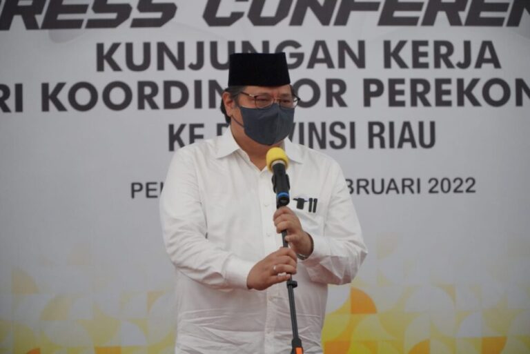 Airlangga Hartarto Motivasi Mahasiswa UIR agar Ciptakan UMKM Baru