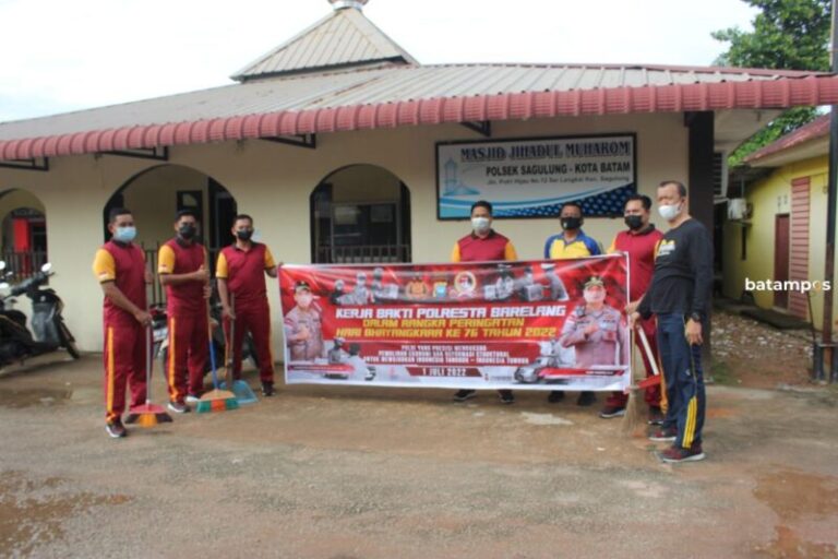 Polsek Sagulung Bakti Sosial dan Berikan Bantuan Kepada Masyarakat