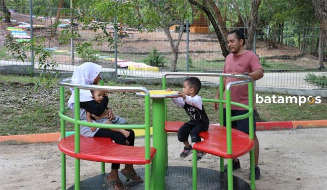 Taman Bermain Anak Bertambah di Taman Rusa Sekupang