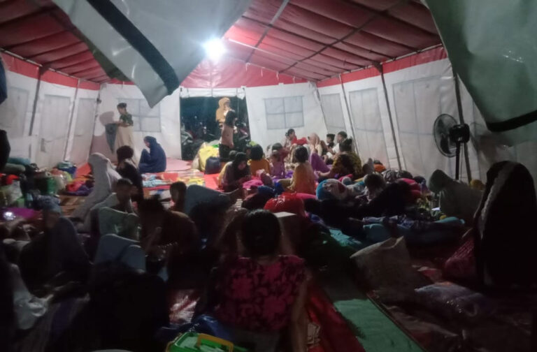 Bergerak Cepat, Kemensos Kirim Bantuan buat Warga Terdampak Gempa di Mamuju