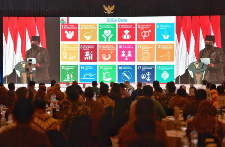 Gus Halim Beri Penghargaan 10 Pemenang Promosi Desa Wisata