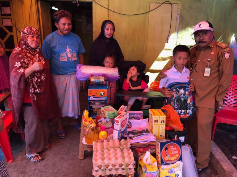 Kisah Ilham, Bocah 9 Tahun yang Harus Jadi Tulang Punggung Keluarga