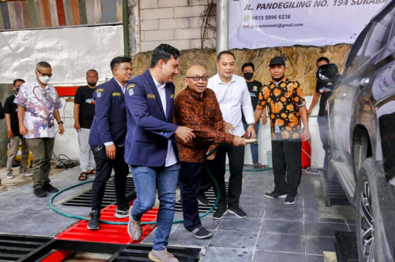 Apresiasi untuk Karang Taruna yang Membuka Usaha Cuci Motor/Mobil