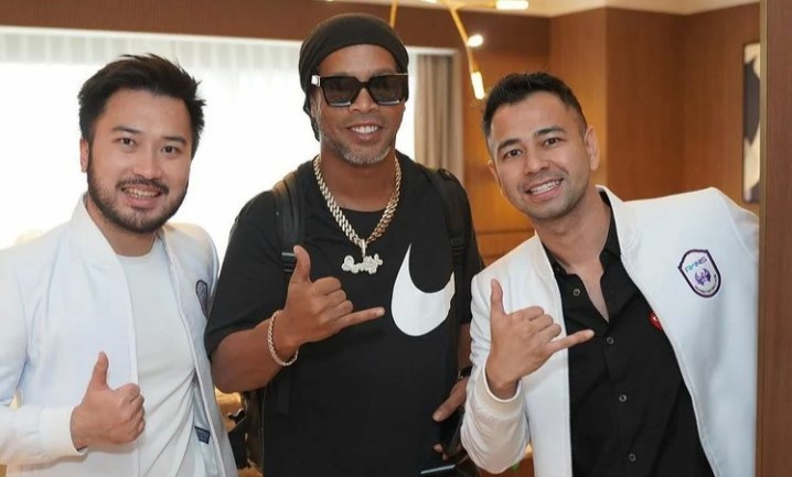 Ronaldinho Bermain untuk RANS Nusantara FC Malam Ini