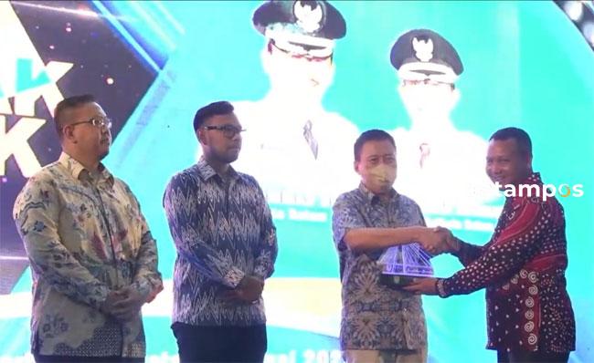 PT PLN Batam Raih Peringkat 1 Wajib Pajak Taat Pajak Kategori PPJU