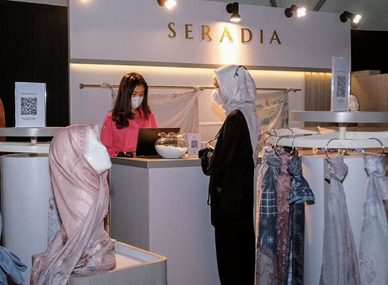 Adalah Penting Perempuan Memanfaatkan Teknologi Digital untuk Berbisnis
