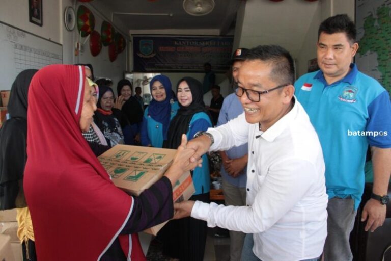 Sambut Iduladha, Ikamba Batam Salurkan Ratusan Paket Sembako