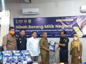 880 Kg Beras Hasil Tangkapan Diserahkan Bea Cukai ke Pemko Tanjungpinang