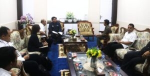 Diskusi dengan PBC, Plt Bupati Bintan Minta Anak Pesisir Bintan Diprioritaskan Lagi untuk Mengenyam Pendidikan Pariwisata