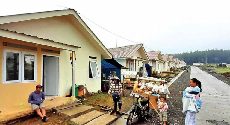 Mereka Membangun Kehidupan Baru di Hunian Tetap di Kaki Semeru