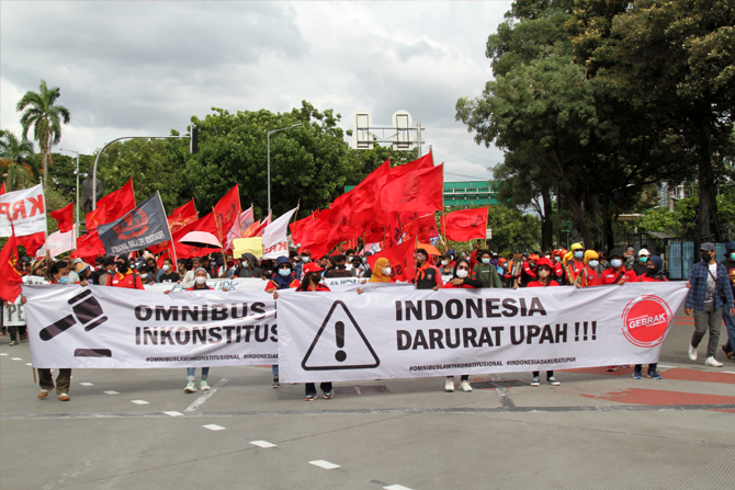 Puan Sebut Upah Minimum 2023 Harus Memperhatikan Kenaikan Kebutuhan Pokok