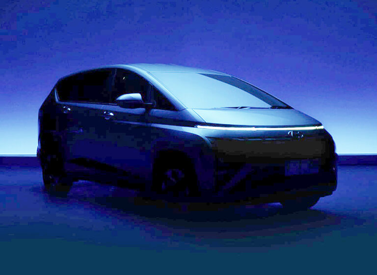 Hyundai Hadirkan Teknologi Connected Car Service Hyundai Bluelink untuk Stargazer, Lebih Aman, Lebih Nyaman 