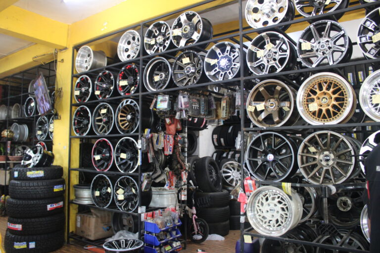 Ban Impor Ilegal Masuk dari Pelabuhan-Pelabuhan Kecil di Indonesia