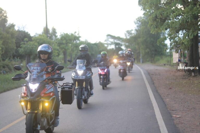 Bikers Perkumpulan CB150X Menikmati Sensasi Perjalanan