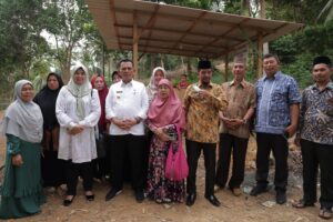 Gubkepri bagikan Bantuan RT/RW di Palmatak dan Tarempa, Anambas