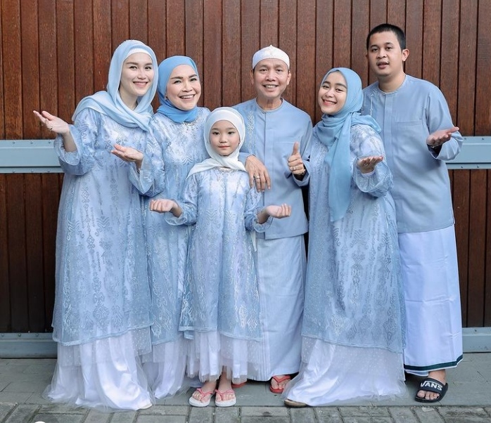 Ayu Ting Ting Salat dan Sembelih Sapi di Rumah, Ini Alasan Ayu Pilih Rayakan Idul Adha Hari ini