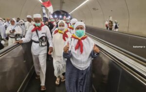 JCH Karimun Lakukan Lempar Jumrah