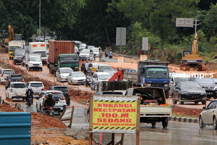 Warga Batam Keluhkan Proyek Pelebaran Jalan di Jalan Yos Sudarso