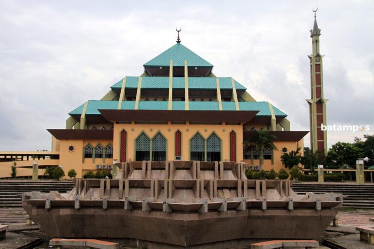 Masjid Agung Batam Masih Bisa Digunakan Sebulan Sebelum Dibongkar