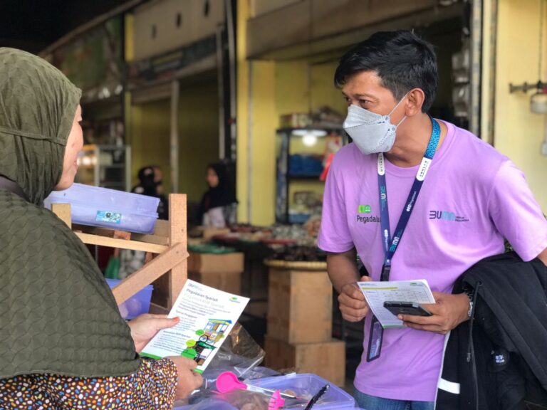 Pegadaian Area Batam Berikan Pembiayaan KUR Bagi Pelaku Usaha Mikro di Pasar Bida Ayu