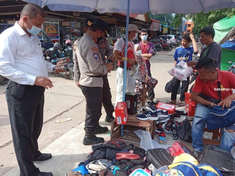 Penggunaan Masker Makin Minim, Polisi Razia ke Pasar Tos 3000