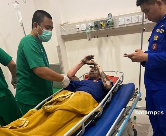 Kapal Terbakar di Perairan Batuampar