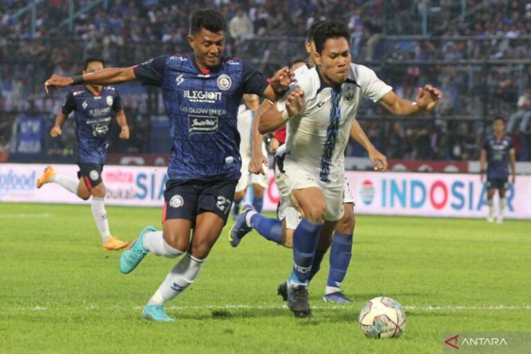 Laga Liga 1, Main Malam demi Penonton