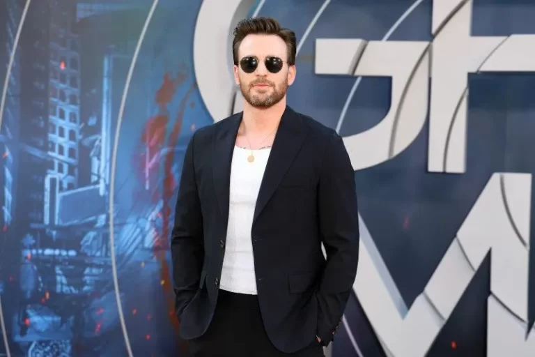 Perankan Tokoh Jahat, Chris Evans Merasa Lebih Bebas