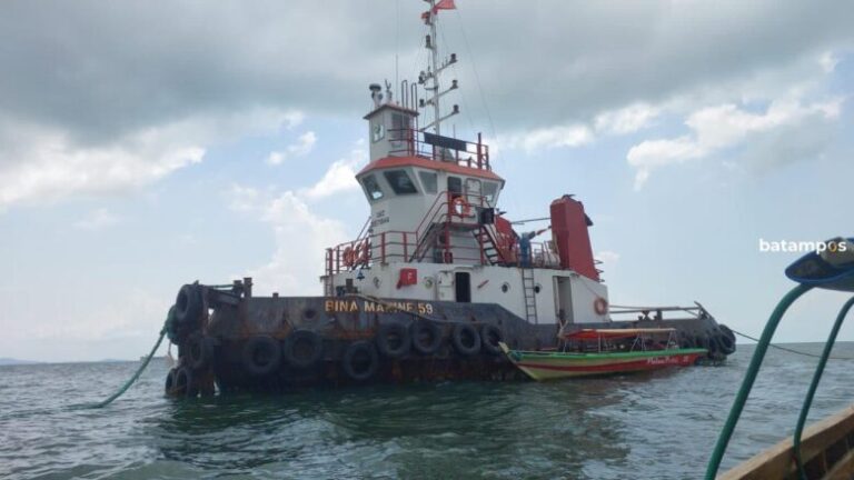 Aktivitas Pengangkatan Tongkang di Perairan Pulau Putri, Batam Diduga Rusak Rumpon Nelayan
