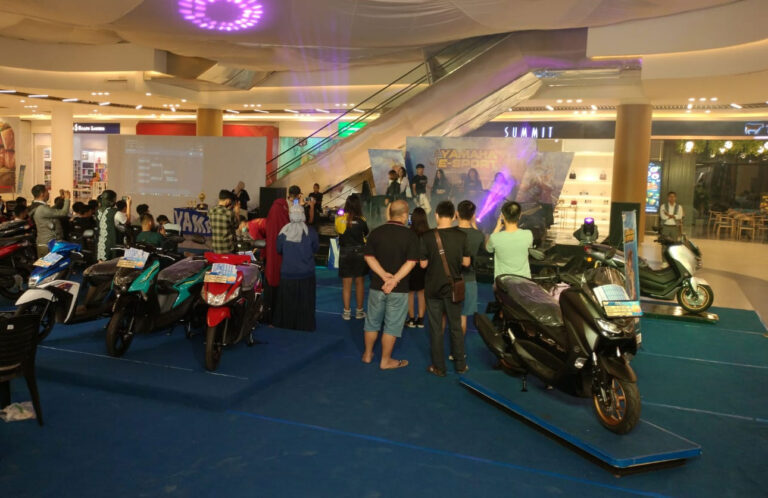 SMK Ibnu Sina Juara Mobile Legends Yamaha 125 e-Sport Competition