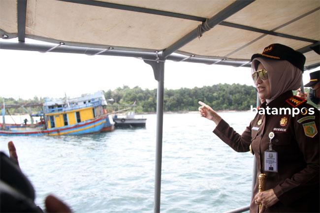 Kejari Batam Tenggelam Dua Kapal Vietnam