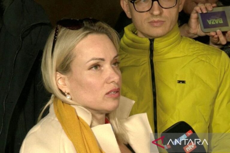 Protes Invasi Pemerintah, Mantan Karyawan TV Rusia Ditahan