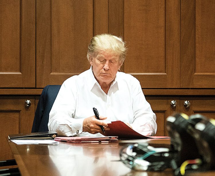 Donald Trump Hadiri Prosesi Pemakaman Ivana Trump